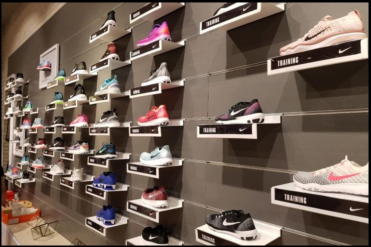 Sepatu Nike Wanita
