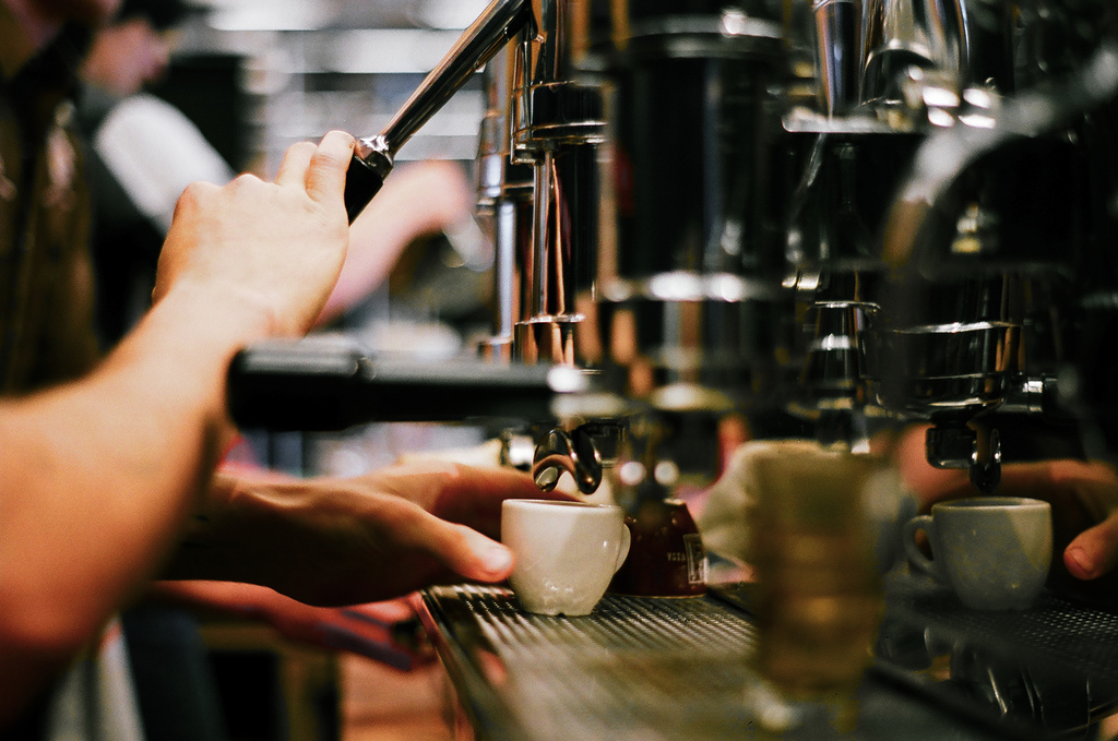 Rekomendasi Mesin Espresso Rumahan Terbaik