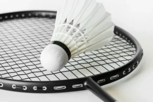 Tips Jitu Memilih Raket Badminton