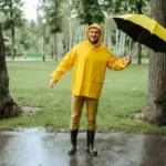 5 Rekomendasi Jas Hujan Hoodie Anti-Rembes 2026